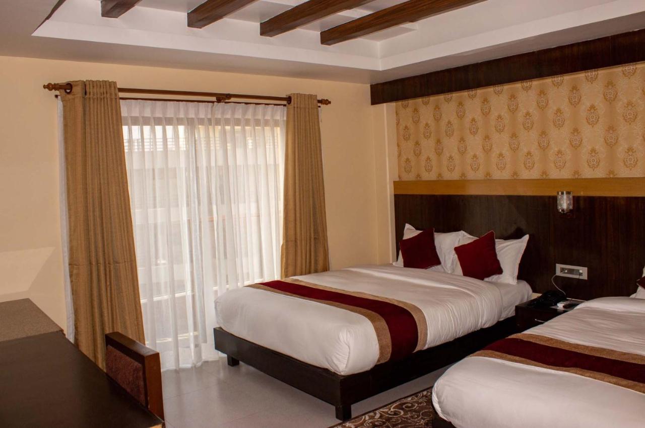 Hotel Silverline Pokhara Eksteriør bilde